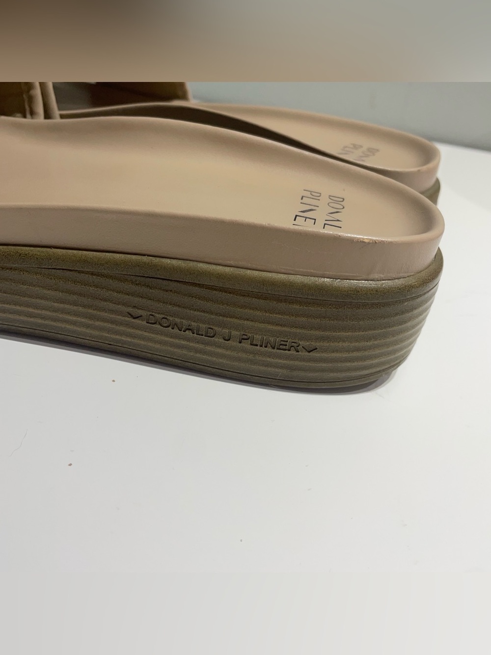 Donald Pliner Raffia Patterned Slides Woven Platform Slides Y2K Style - Picture 9 of 13